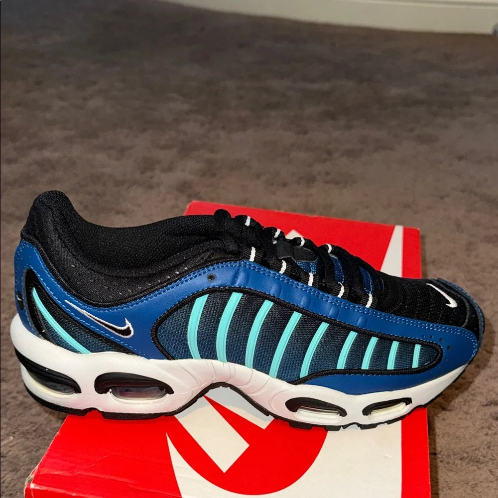 NEW Nike 8 MENS- EUR 41 - 9.5 women AIR MAX TAILWIND IV Blue and Black Sneakers - Picture 6 of 8